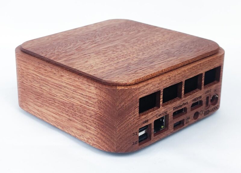 mini-pc sipo côté 3/4